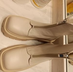 Pretty little thing Boots size 39